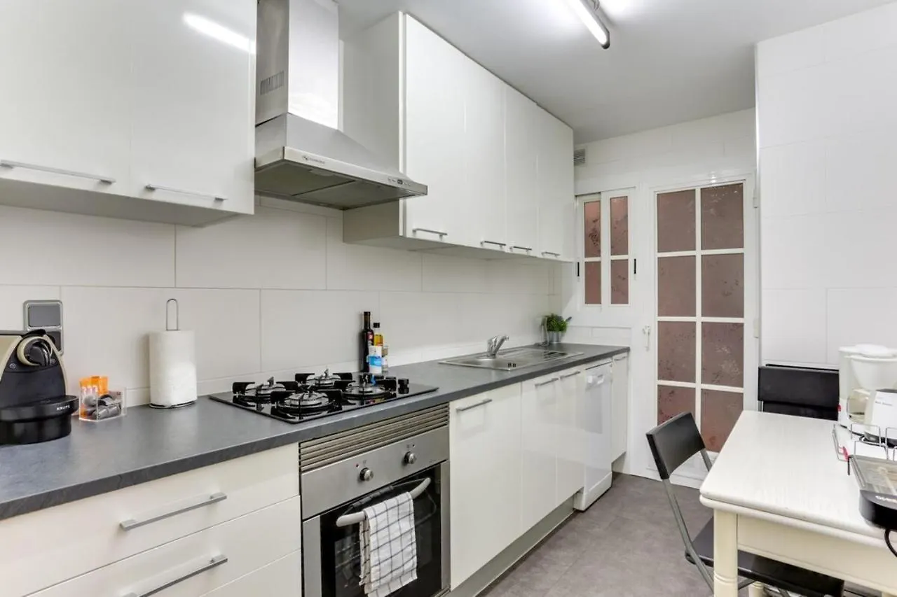 Bright And Spacious 3 Bedroom Close To The Beach Barcelona