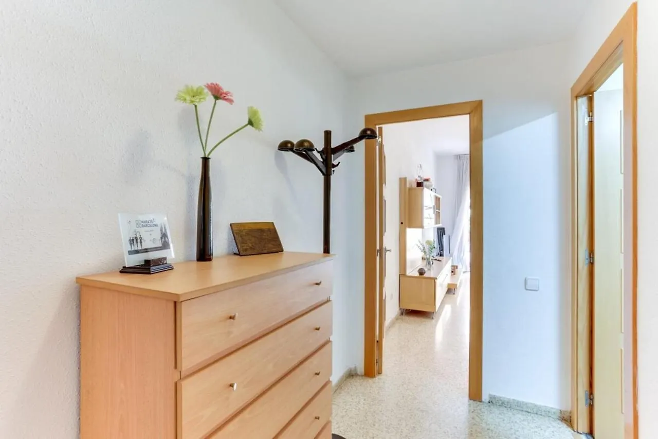 Bright And Spacious 3 Bedroom Close To The Beach 바르셀로나