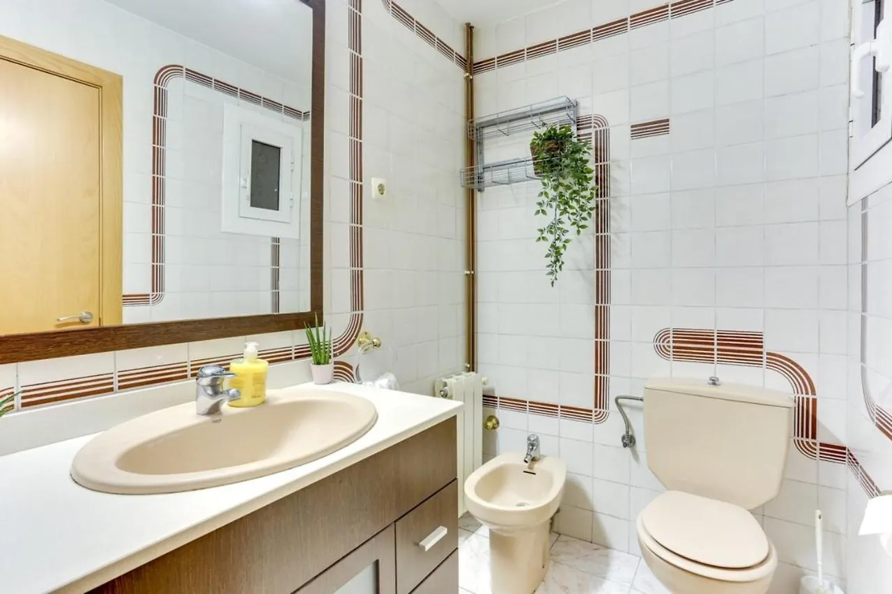Apartment Bright And Spacious 3 Bedroom Close To The Beach Barcelona