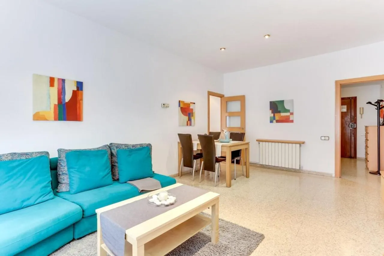 Apartment Bright And Spacious 3 Bedroom Close To The Beach Barcelona