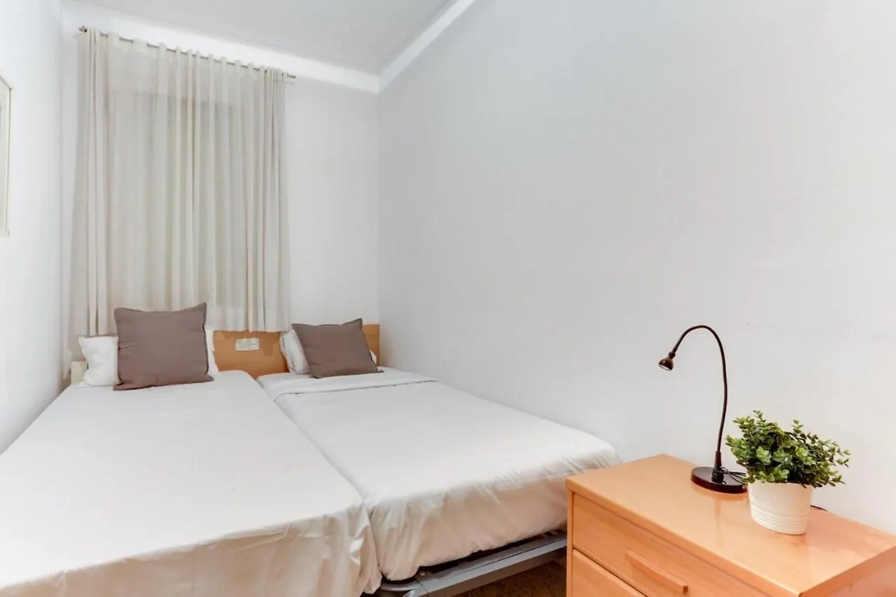 Apartment Bright And Spacious 3 Bedroom Close To The Beach Barcelona