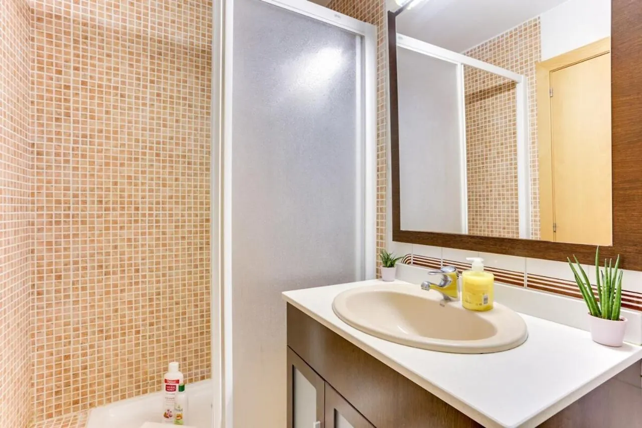 Bright And Spacious 3 Bedroom Close To The Beach Barcelona 0*,  Spain